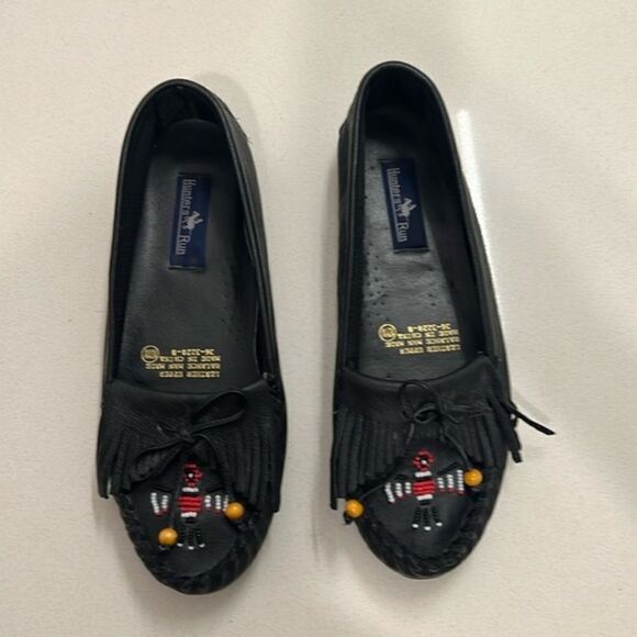 Hunter’s Run Leather Indigenous Beaded Moccasins - Picture 1 of 11